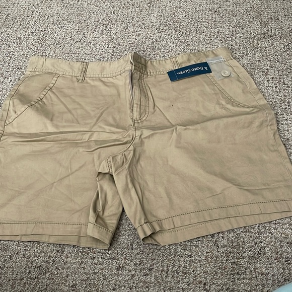 Ladies shorts - Picture 1 of 4